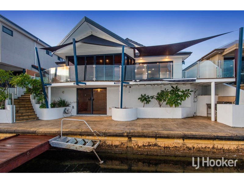 15 Ragamuffin Point, Halls Head WA 6210