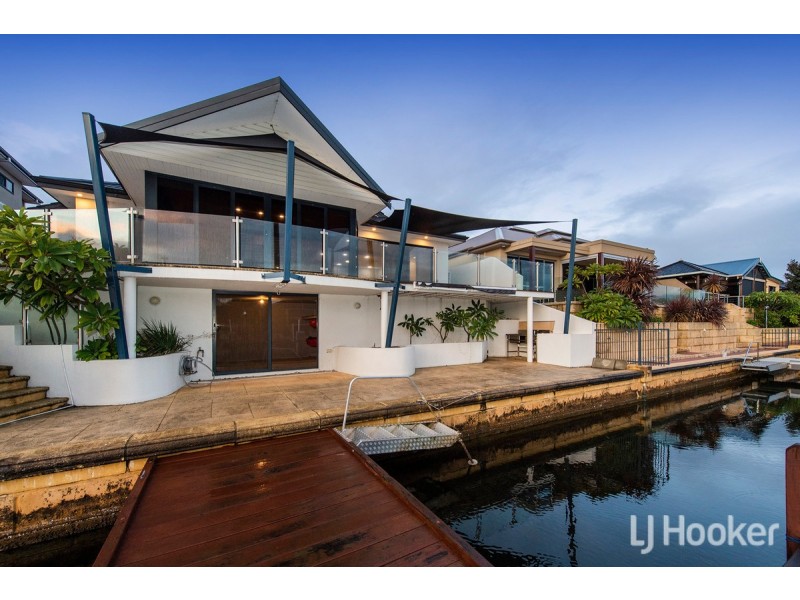 15 Ragamuffin Point, Halls Head WA 6210