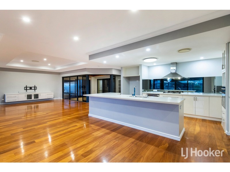 15 Ragamuffin Point, Halls Head WA 6210