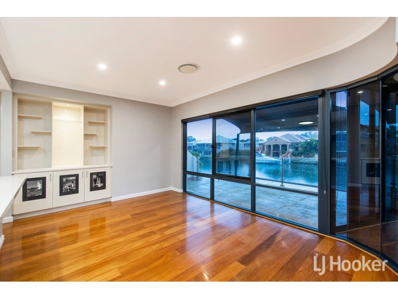 15 Ragamuffin Point, Halls Head WA 6210