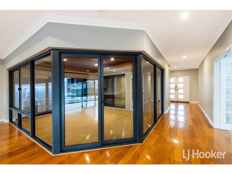 15 Ragamuffin Point, Halls Head WA 6210