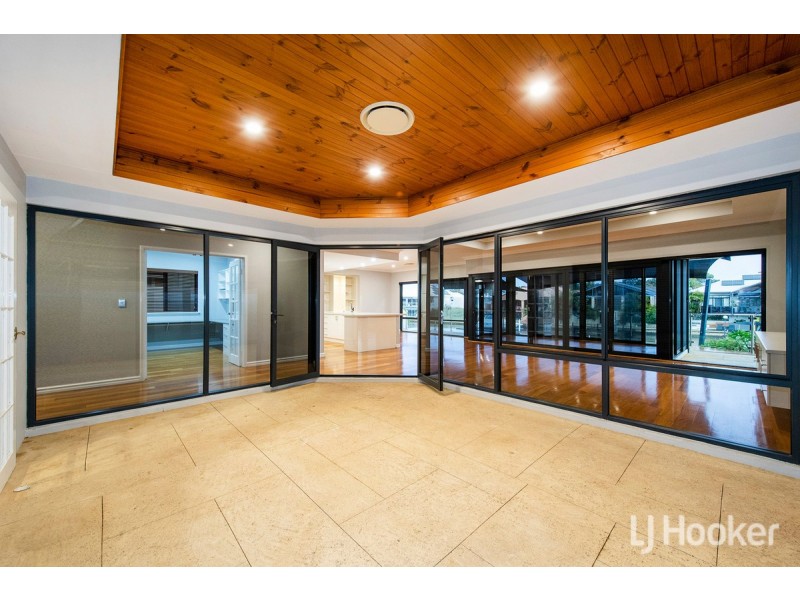 15 Ragamuffin Point, Halls Head WA 6210