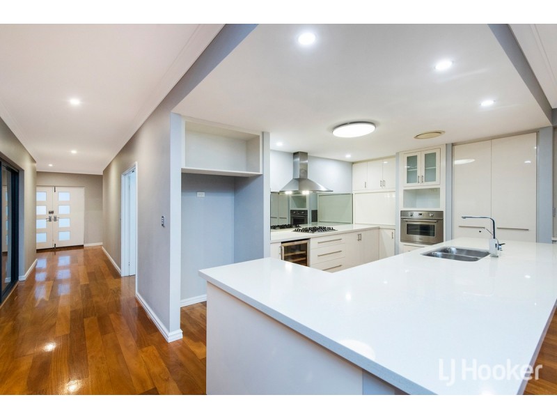 15 Ragamuffin Point, Halls Head WA 6210