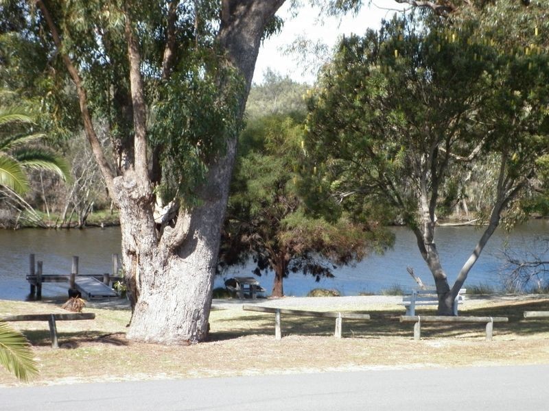 16 Redcliffe Road, Greenfields WA 6210