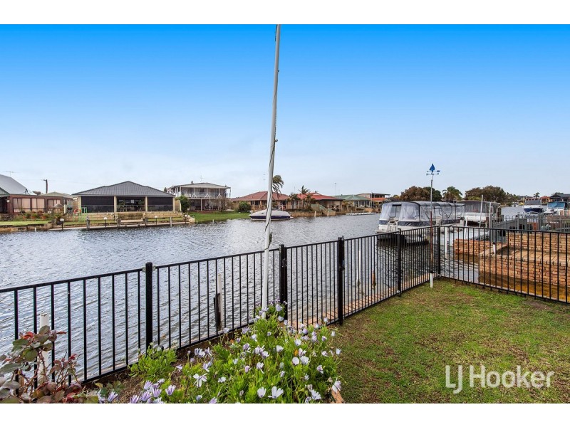 13 Woolah Place, South Yunderup WA 6208