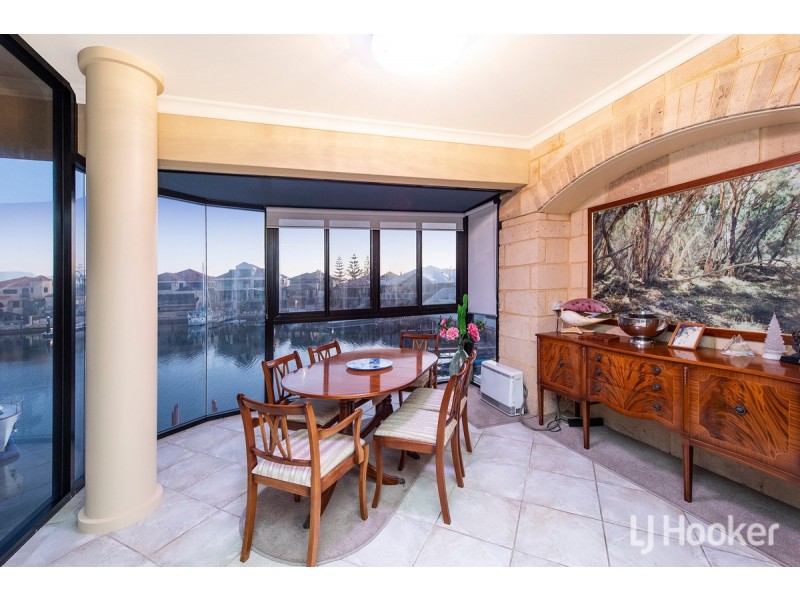 4 Baudin Way, Wannanup WA 6210