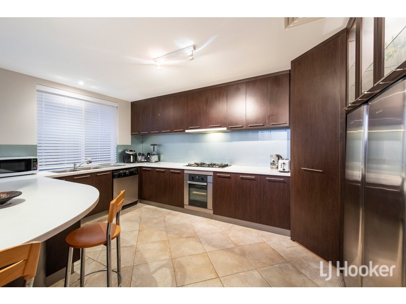 4 Baudin Way, Wannanup WA 6210