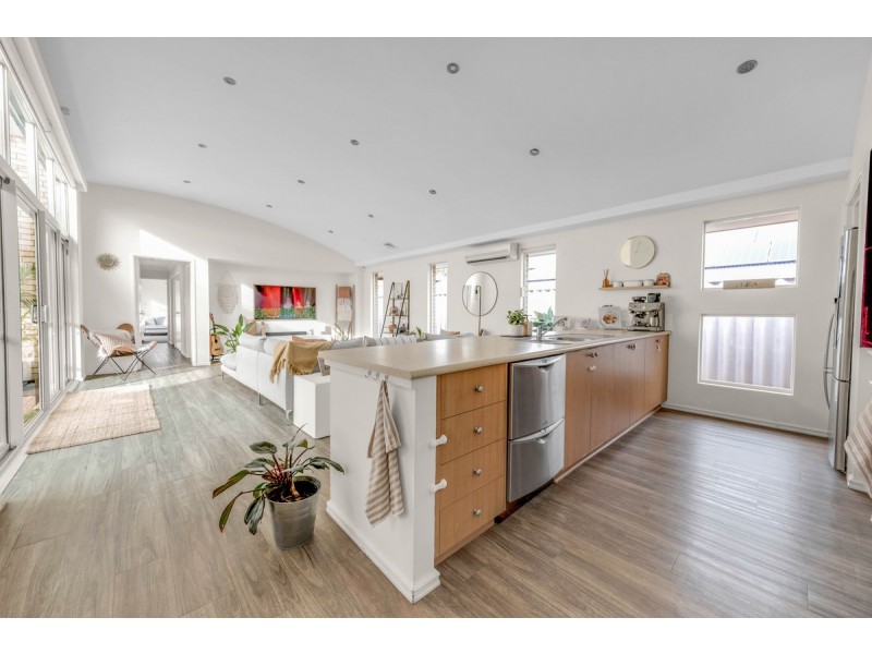 17 Maidstone Parade, Secret Harbour WA 6173