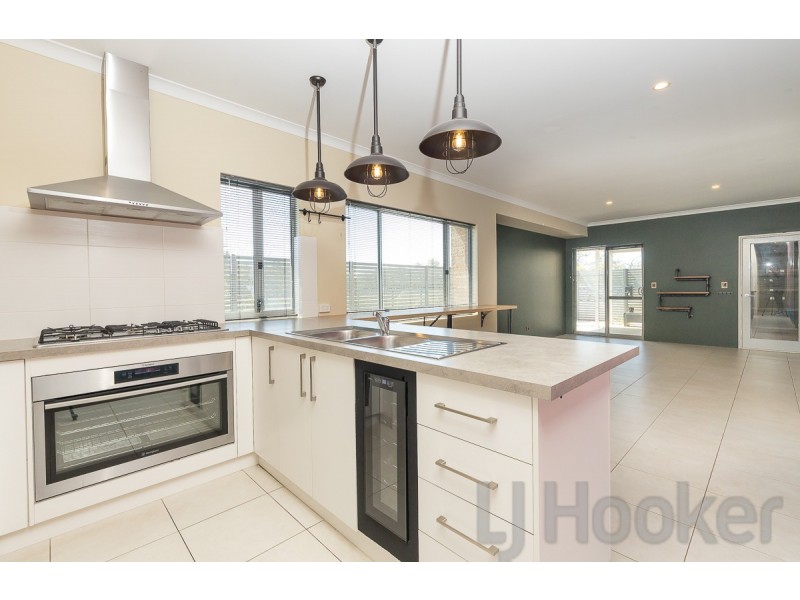 2 Thornbill Crescent, Coodanup WA 6210