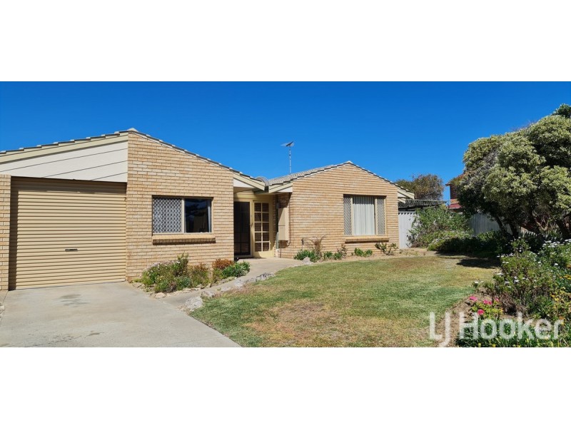 8 Rocklea Place, Silver Sands WA 6210