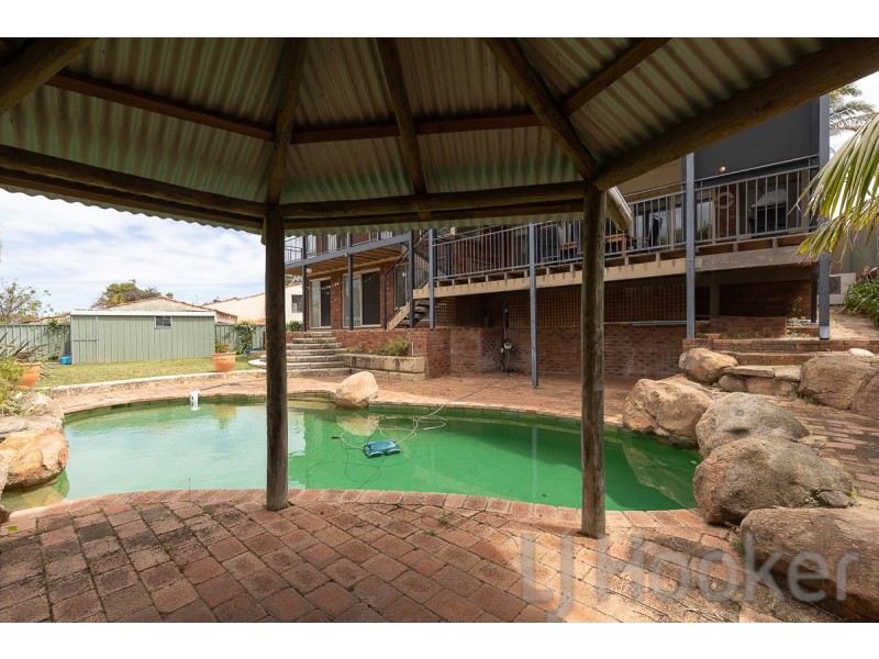 19 Carina Circle, Halls Head WA 6210