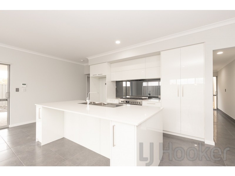 6 Koolbardi Street, Halls Head WA 6210