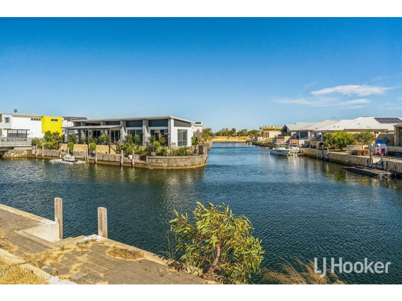 87 Queen Parade, Wannanup WA 6210