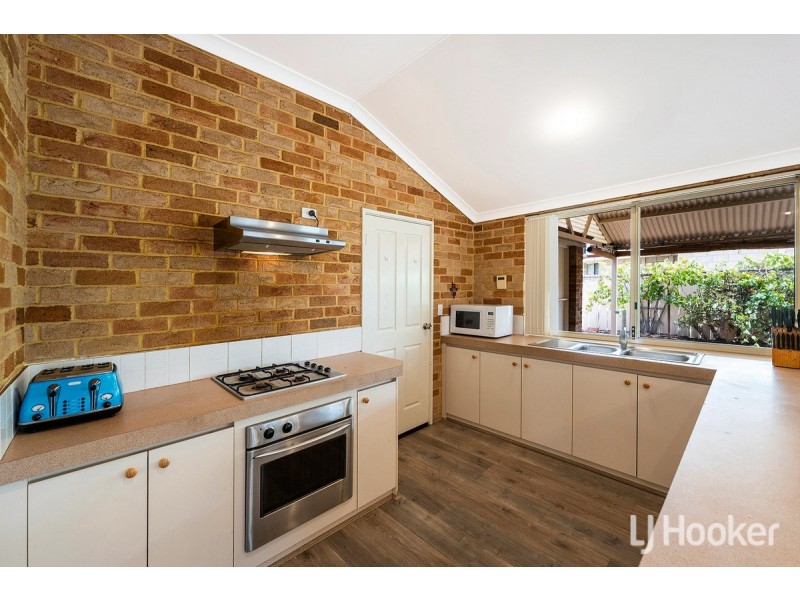 8 Country Road, Pinjarra WA 6208