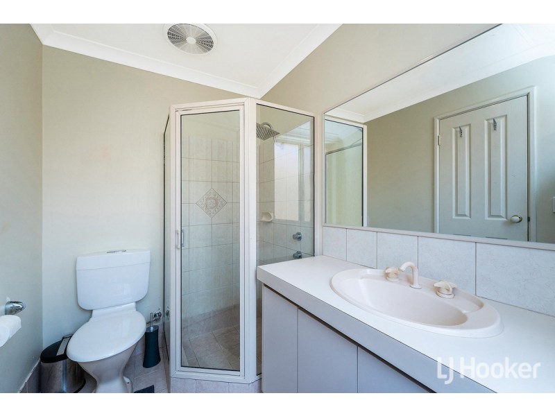 8 Country Road, Pinjarra WA 6208