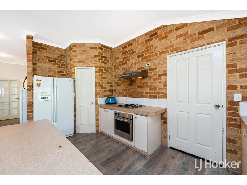 8 Country Road, Pinjarra WA 6208