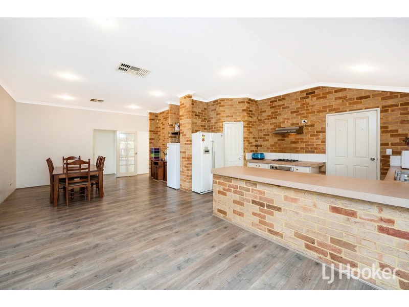 8 Country Road, Pinjarra WA 6208