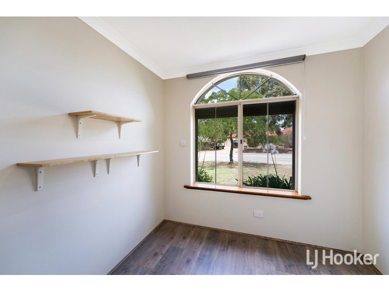 8 Country Road, Pinjarra WA 6208