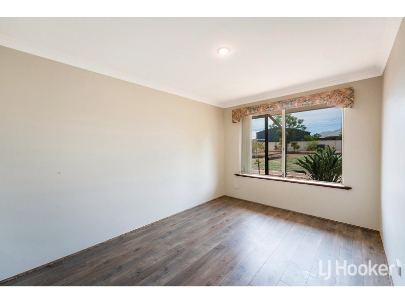 8 Country Road, Pinjarra WA 6208