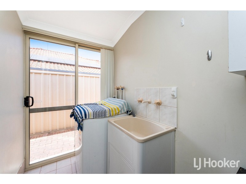 8 Country Road, Pinjarra WA 6208