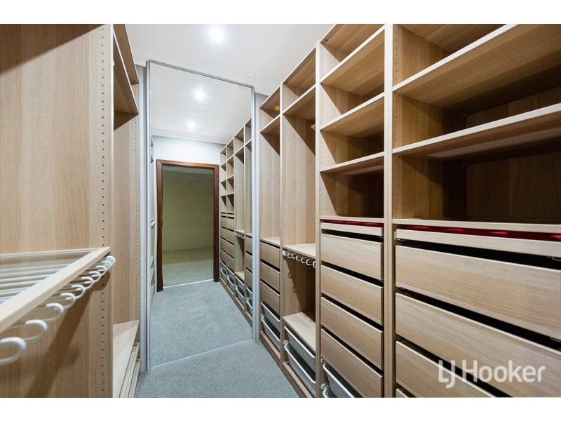 33 Warren Place, Dudley Park WA 6210