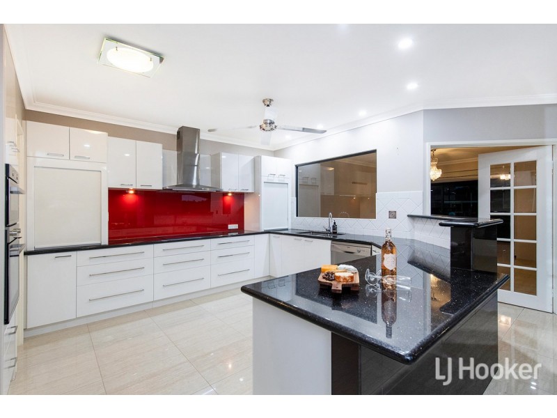 33 Warren Place, Dudley Park WA 6210