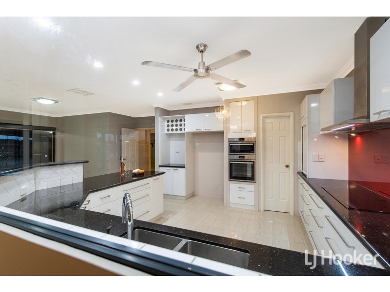 33 Warren Place, Dudley Park WA 6210