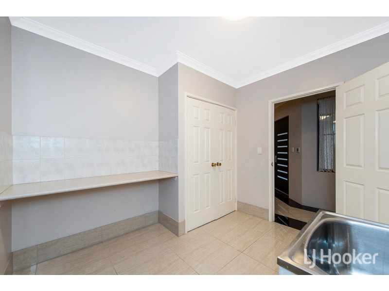 33 Warren Place, Dudley Park WA 6210