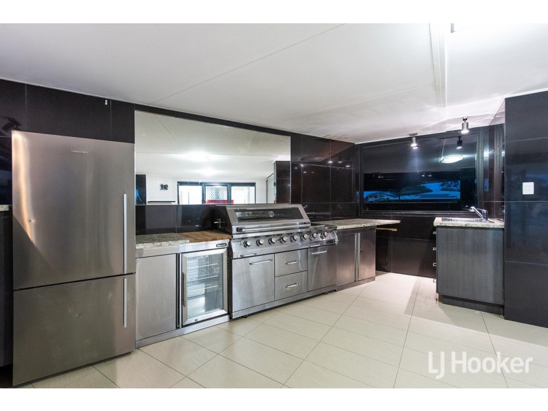 33 Warren Place, Dudley Park WA 6210