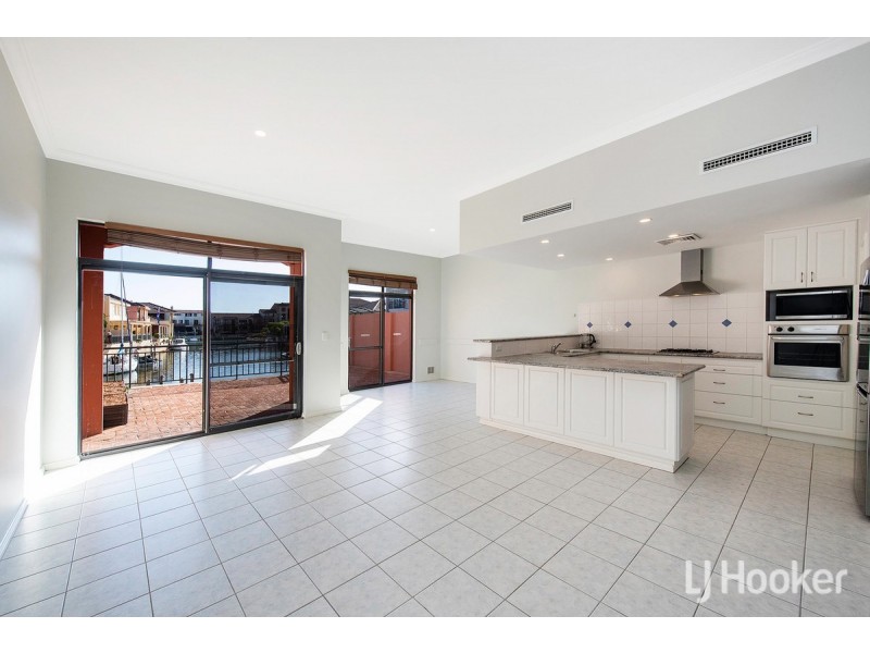 1/5 Westview Parade, Wannanup WA 6210