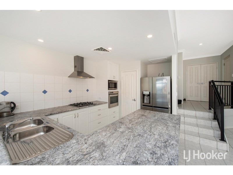 1/5 Westview Parade, Wannanup WA 6210