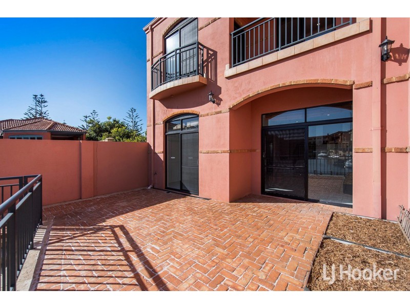 1/5 Westview Parade, Wannanup WA 6210