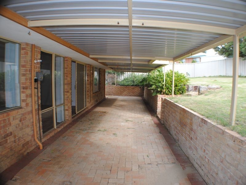 17 Amulla Court, Halls Head WA 6210