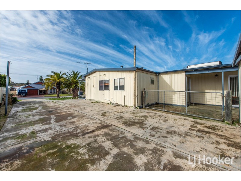 11 Wenn Road, Singleton WA 6175