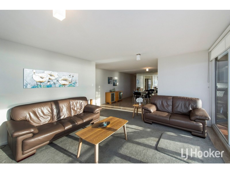 33/6A Valley Road, Halls Head WA 6210