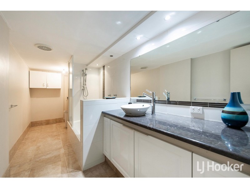 33/6A Valley Road, Halls Head WA 6210