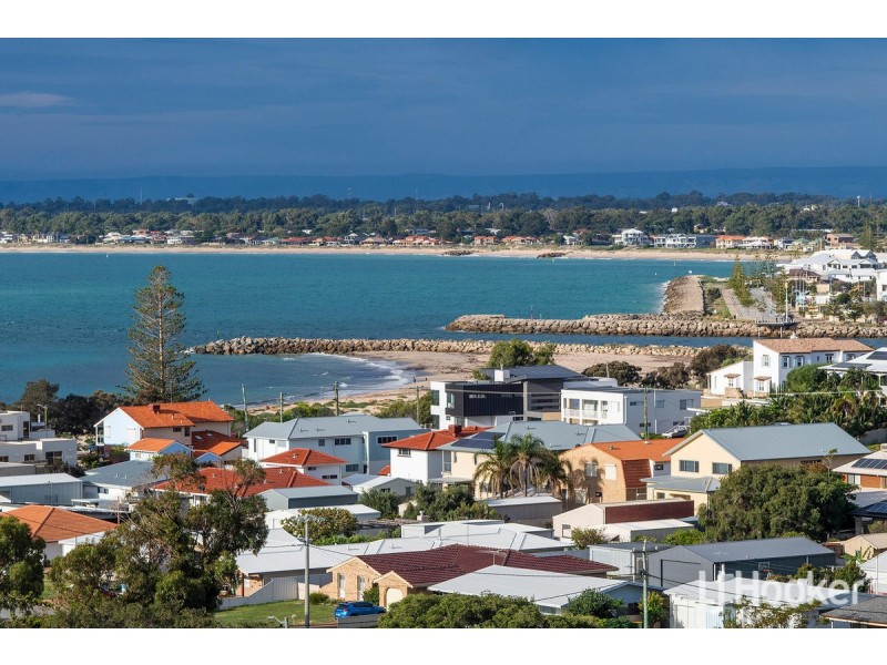 33/6A Valley Road, Halls Head WA 6210