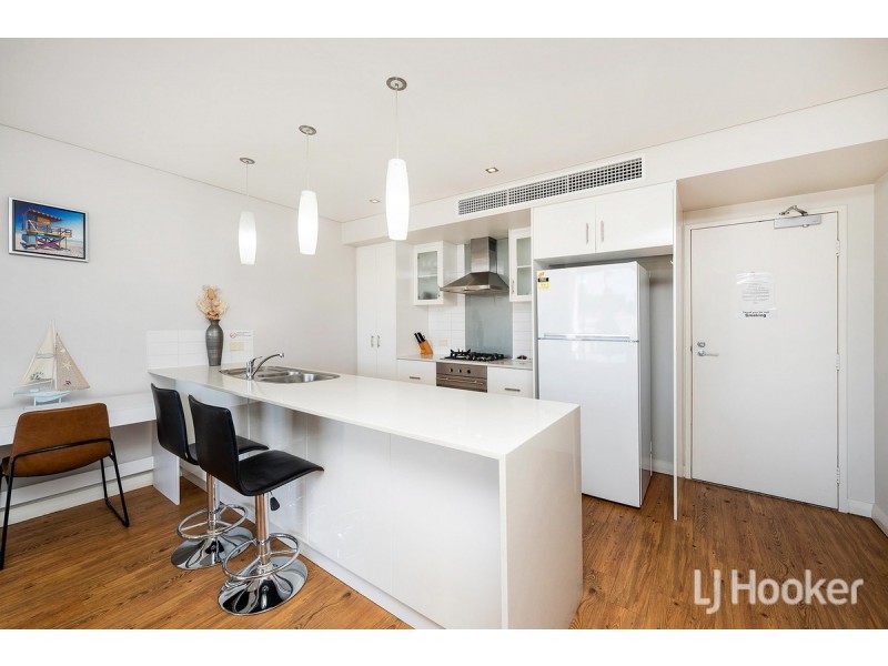 2/61 Rockingham Beach Road, Rockingham WA 6168