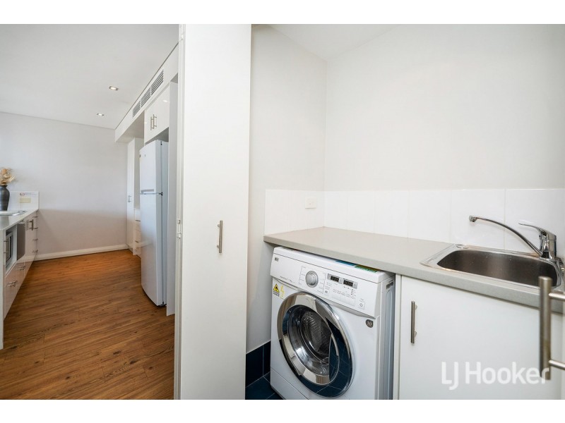 2/61 Rockingham Beach Road, Rockingham WA 6168