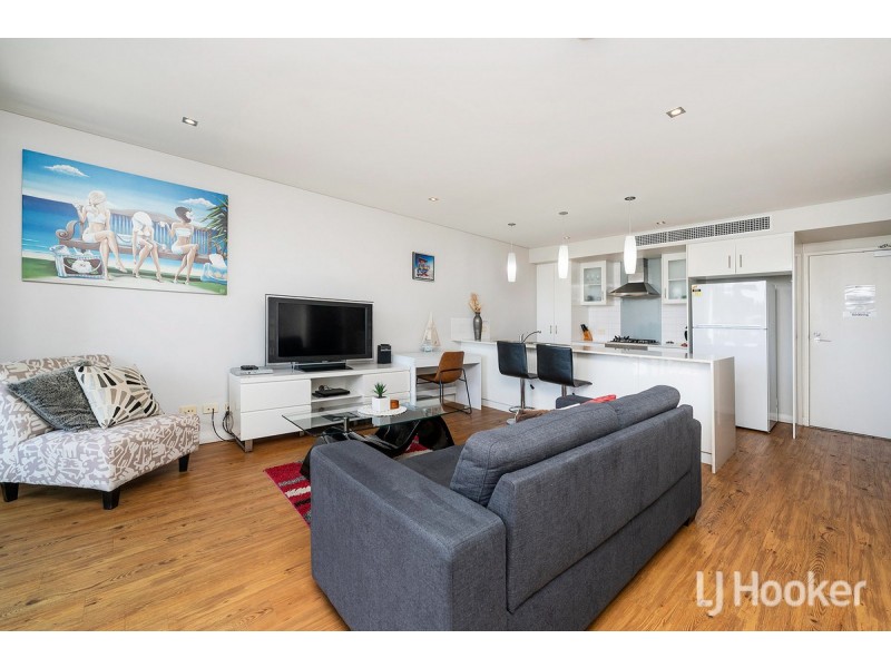 2/61 Rockingham Beach Road, Rockingham WA 6168