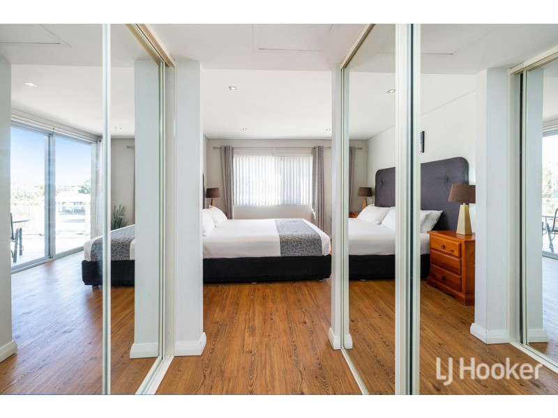 2/61 Rockingham Beach Road, Rockingham WA 6168