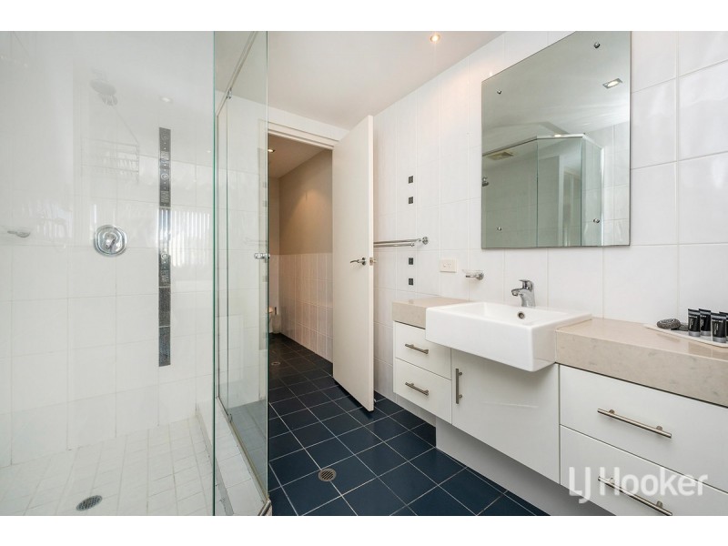 2/61 Rockingham Beach Road, Rockingham WA 6168