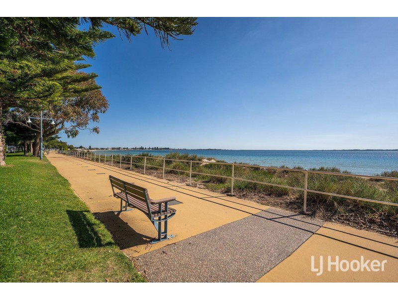 2/61 Rockingham Beach Road, Rockingham WA 6168