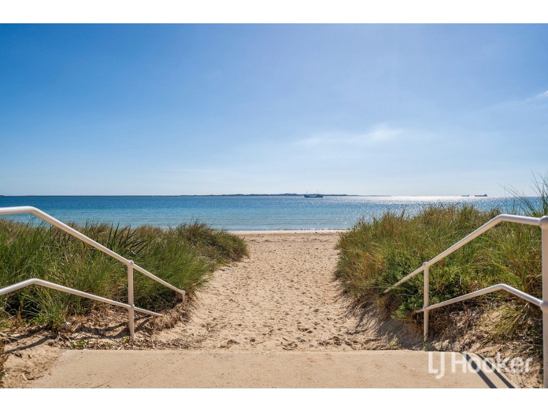 2/61 Rockingham Beach Road, Rockingham WA 6168