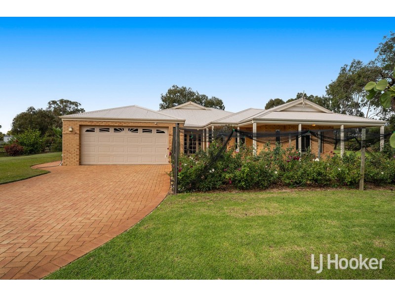 17 Hanover Way, West Pinjarra WA 6208