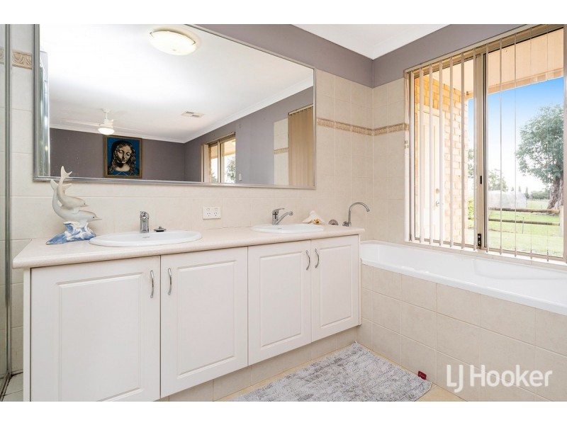 17 Hanover Way, West Pinjarra WA 6208