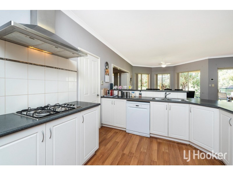 17 Hanover Way, West Pinjarra WA 6208
