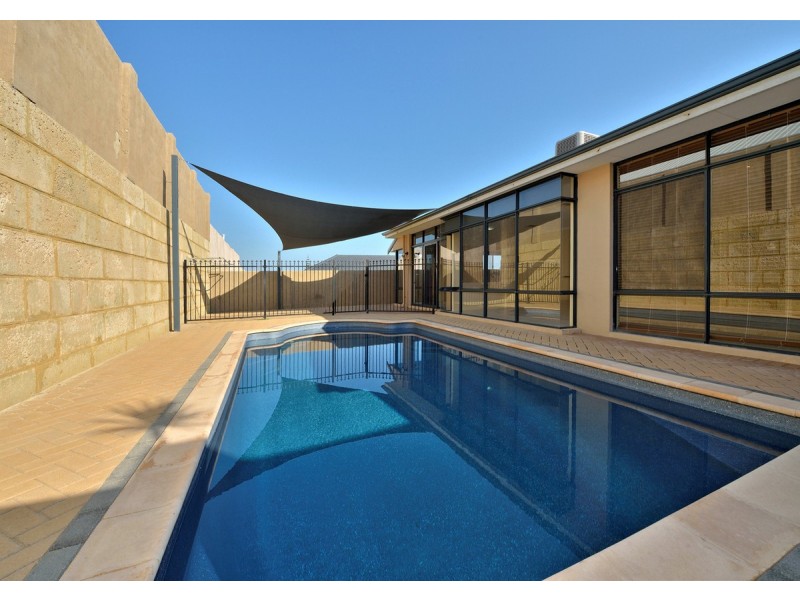 12 Northport Boulevard, Wannanup WA 6210