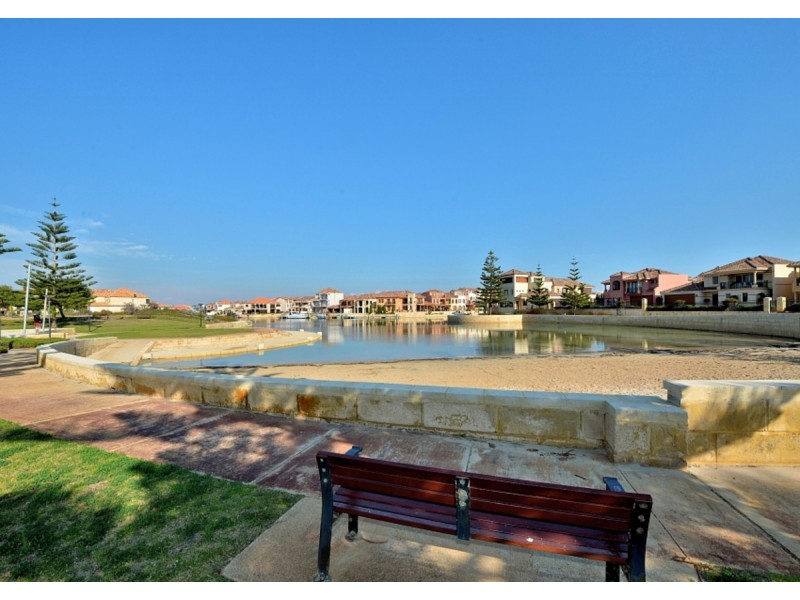 12 Northport Boulevard, Wannanup WA 6210