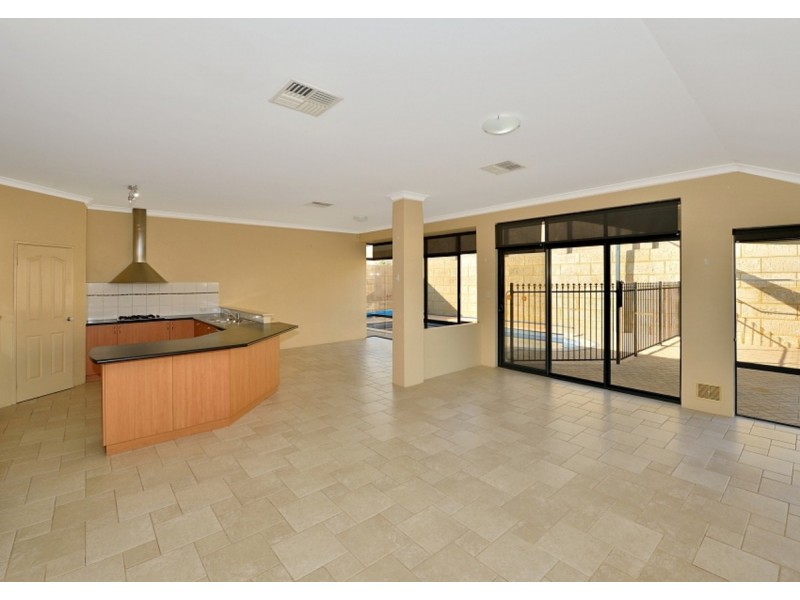 12 Northport Boulevard, Wannanup WA 6210